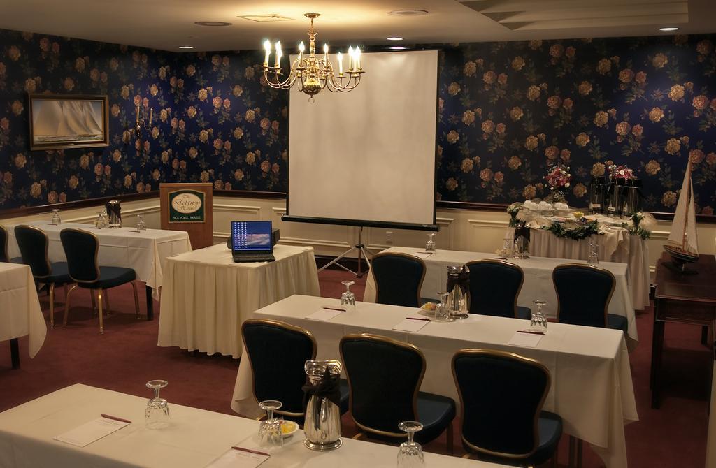 D. Hotel Suites & Spa Holyoke Luaran gambar