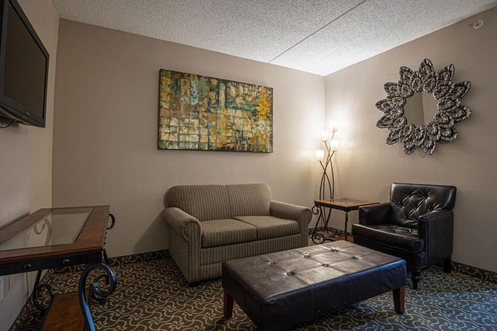 D. Hotel Suites & Spa Holyoke Luaran gambar