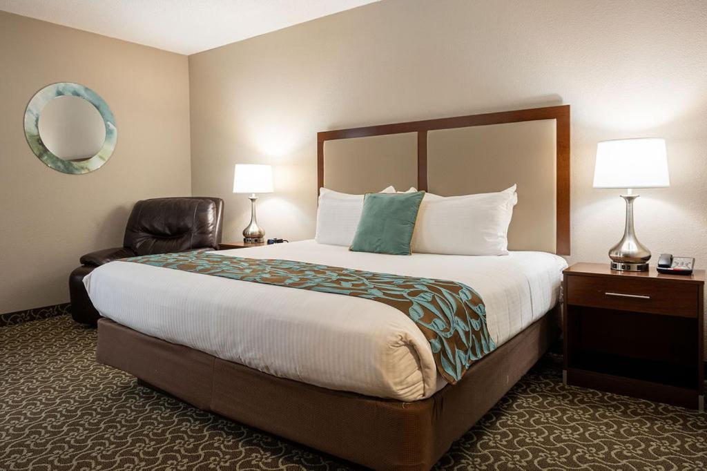 D. Hotel Suites & Spa Holyoke Luaran gambar