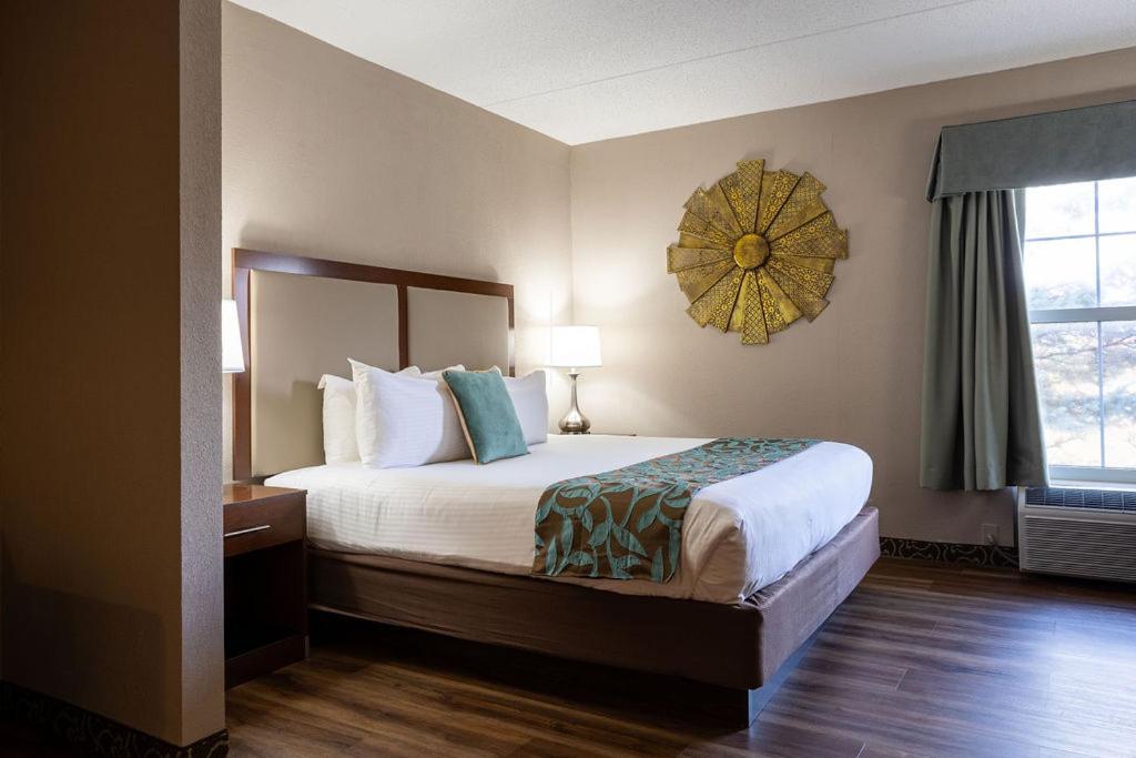 D. Hotel Suites & Spa Holyoke Luaran gambar