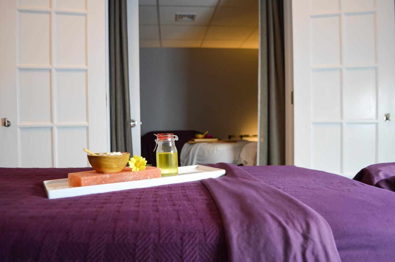 D. Hotel Suites & Spa Holyoke Luaran gambar