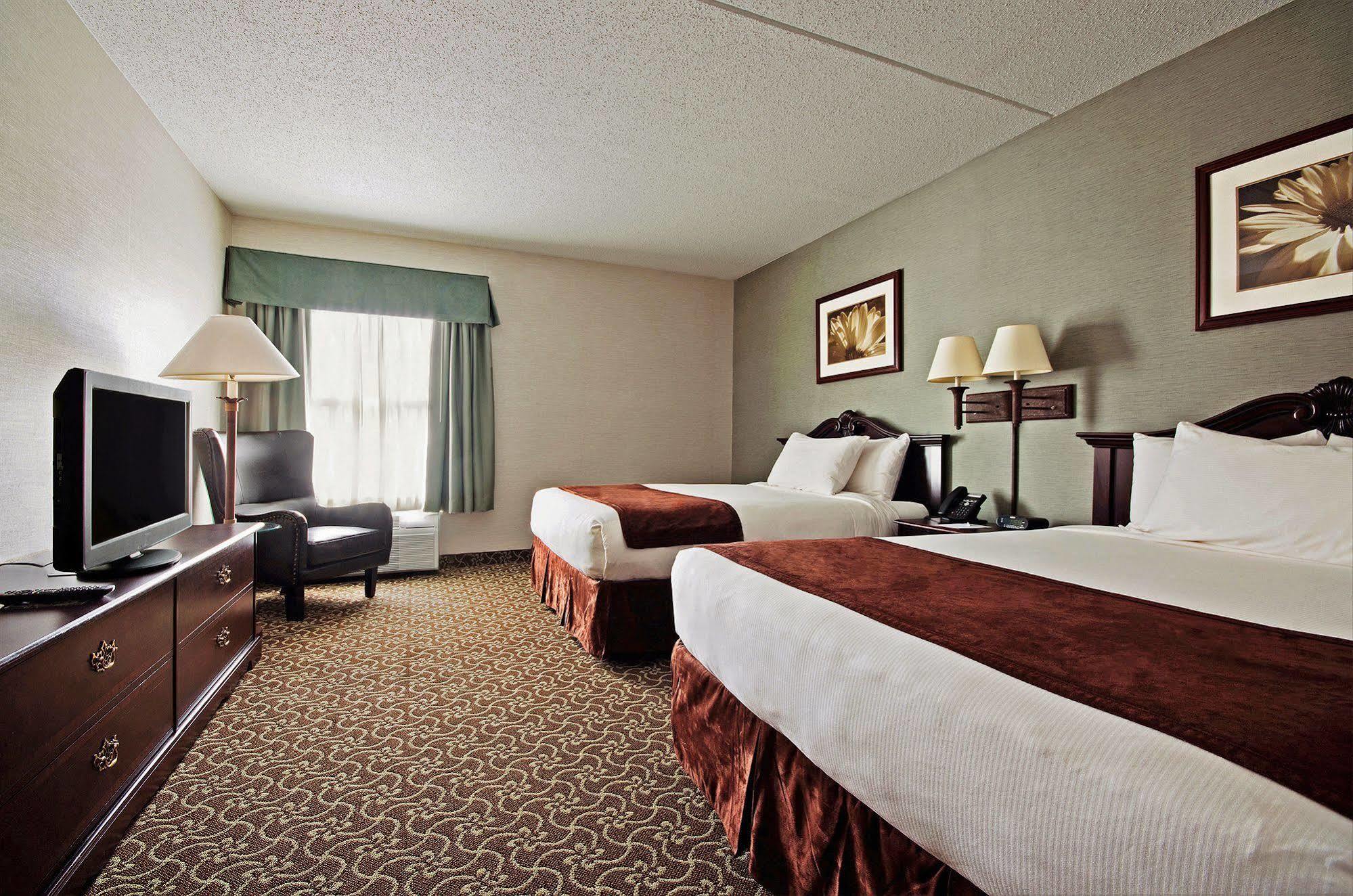 D. Hotel Suites & Spa Holyoke Luaran gambar