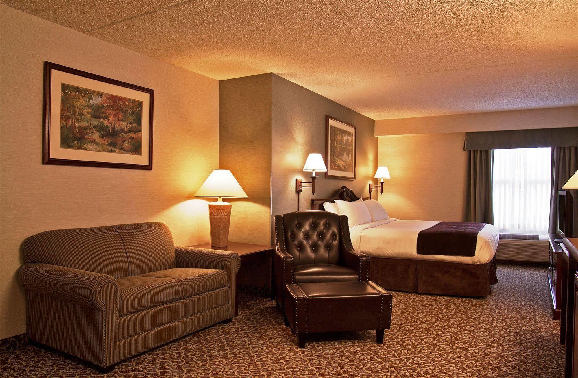 D. Hotel Suites & Spa Holyoke Luaran gambar