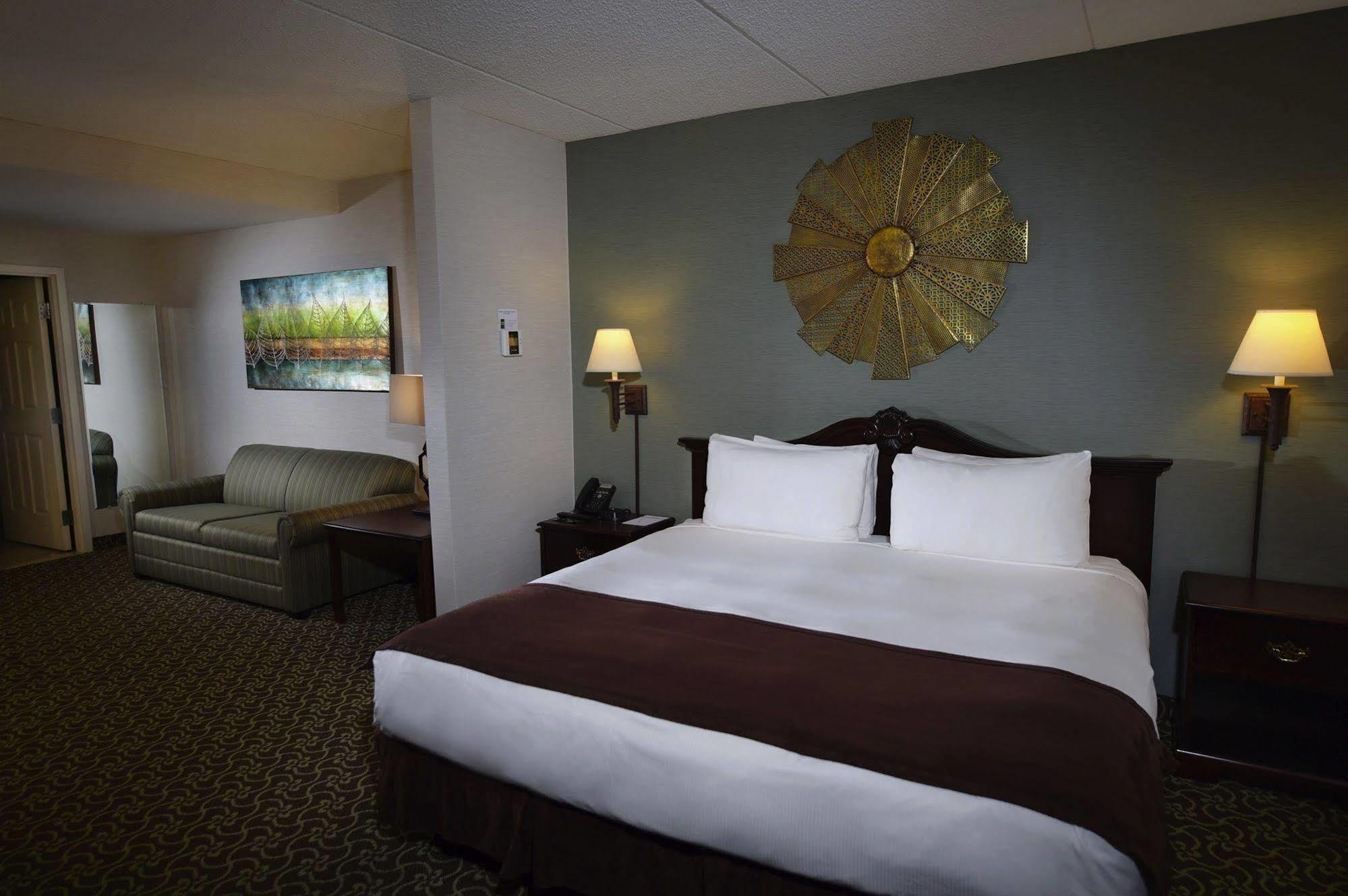 D. Hotel Suites & Spa Holyoke Luaran gambar