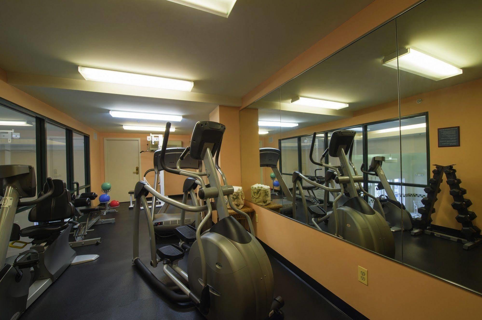 D. Hotel Suites & Spa Holyoke Luaran gambar