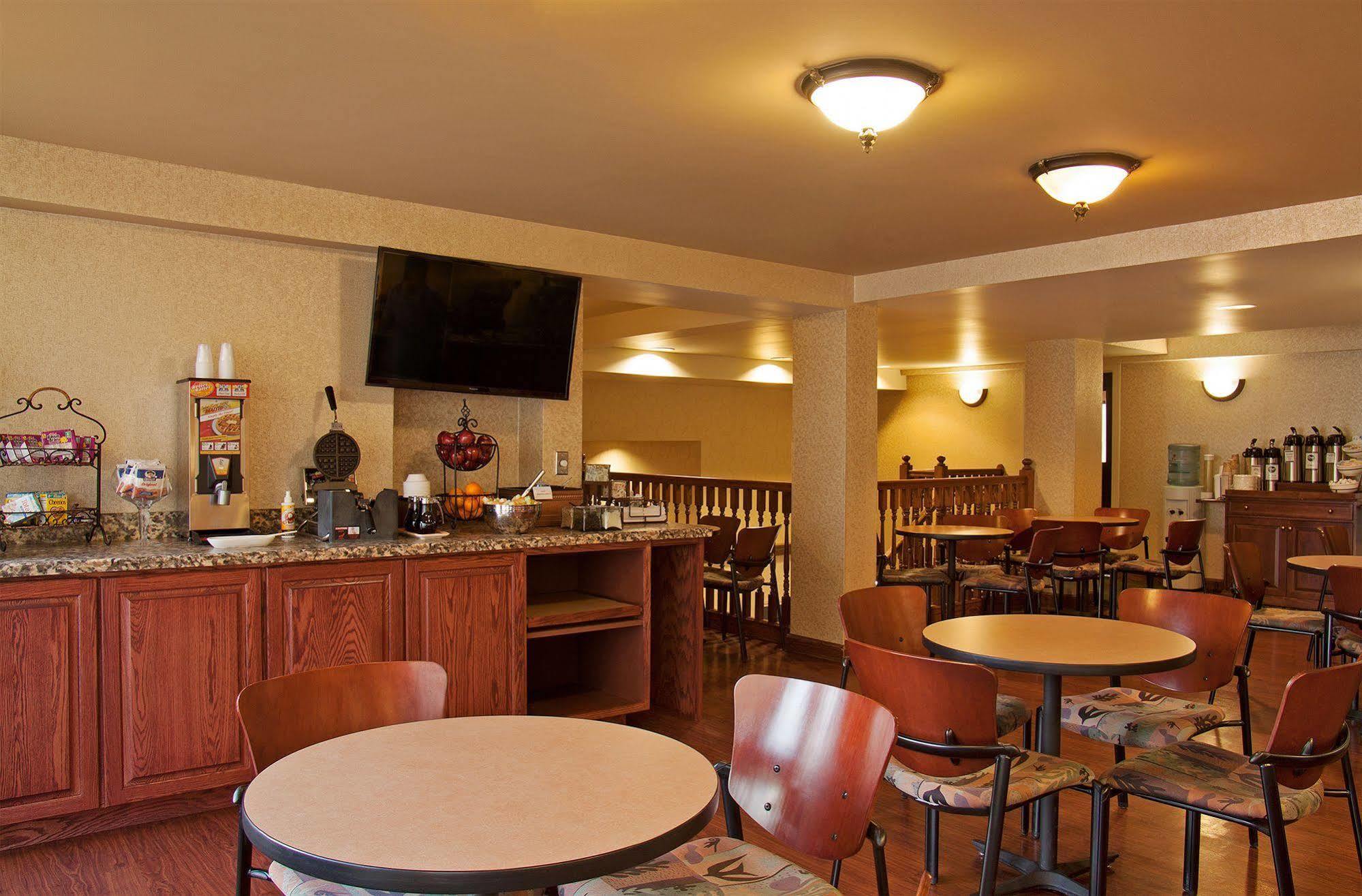D. Hotel Suites & Spa Holyoke Luaran gambar